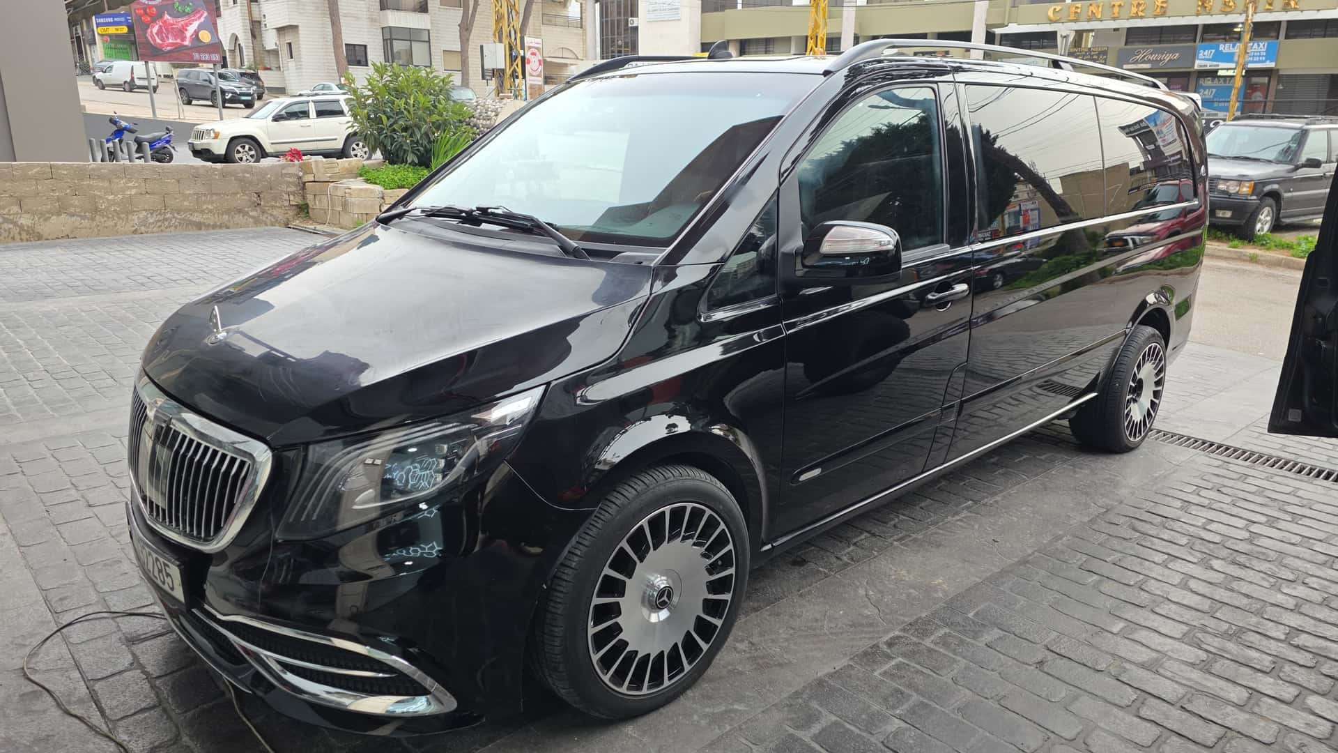 Mercedes Luxury Maybach Van 4 Seater Mercedes Luxury Maybach Van 4 Seater